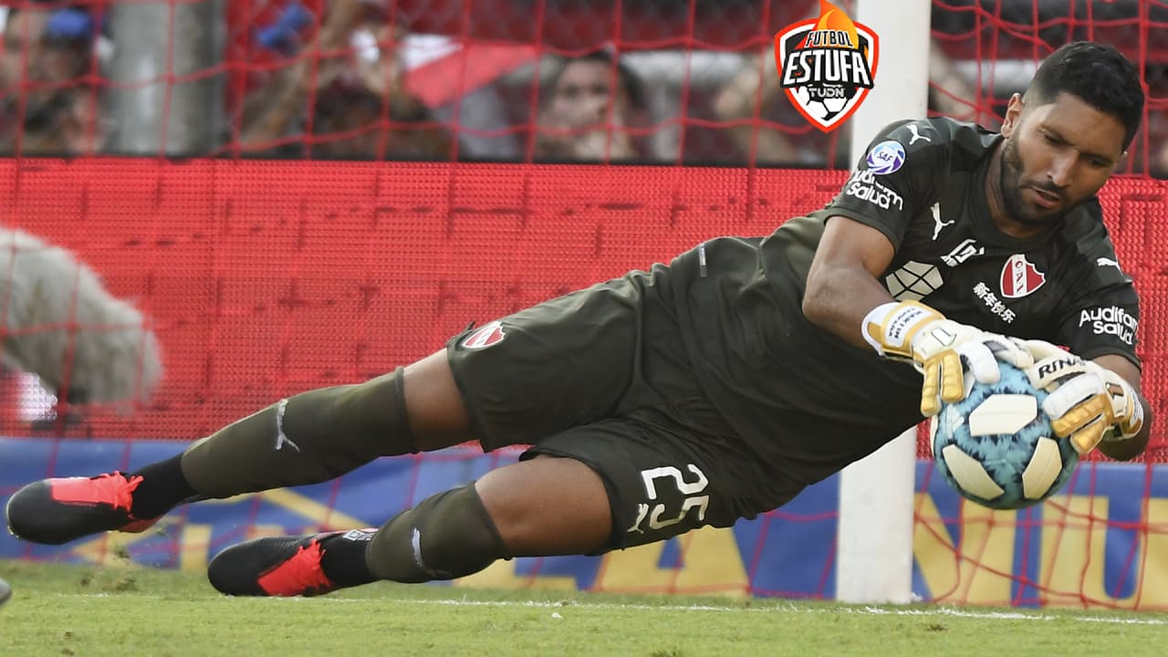 ¡Le salen garras! Martín Campaña, muy cerca de Pumas