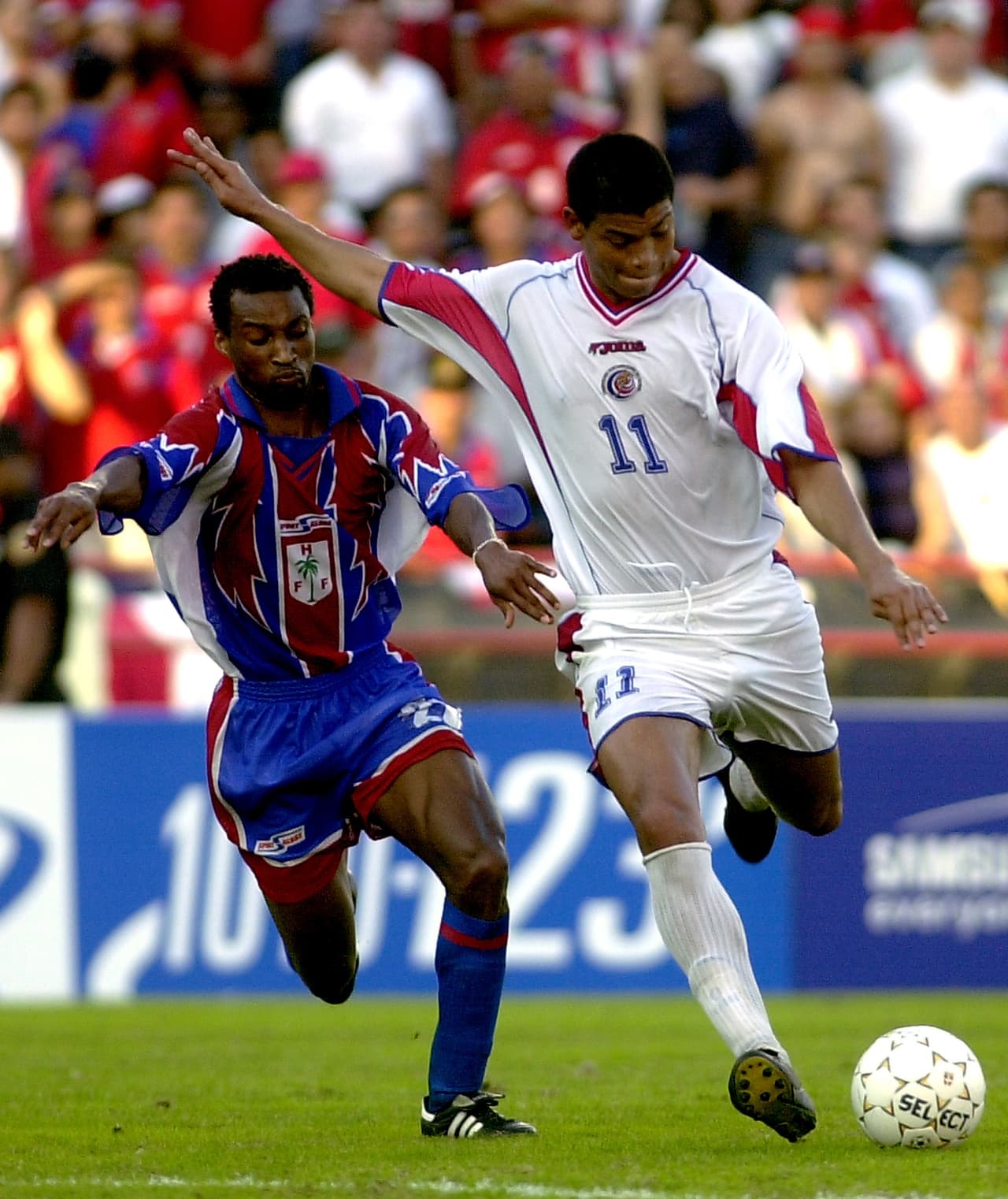 14.- Costa Rica 2-1 Haití (26-enero-2002).- En un partido que sorprendentemente se fue al tiempo extra, Costa Rica acabó haciendo la lógica, clasificando a semifinales con gol de oro de Ronald Gómez al minuto 97. (Foto: Getty Images).