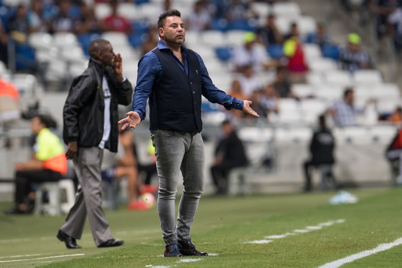 Otro argentino podría estar en peligro en su banco, nos referimos a Antonio Mohamed con los Rayados de Monterrey.