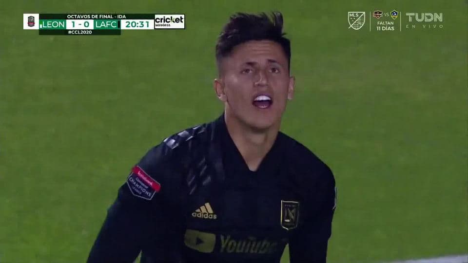 Tiro desviado de Brian Rodríguez