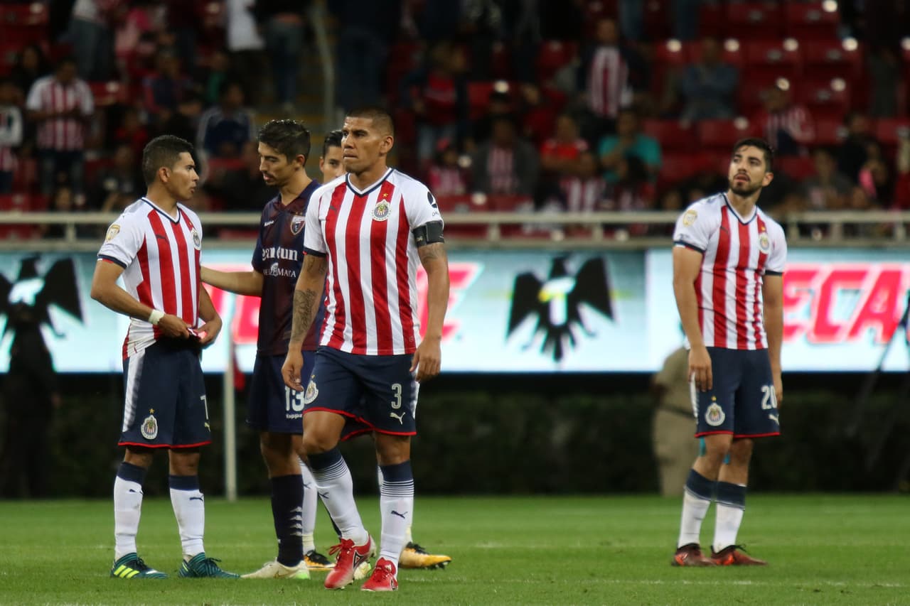 ¡Noche de brujas para Chivas! Atlante eliminó al campeón