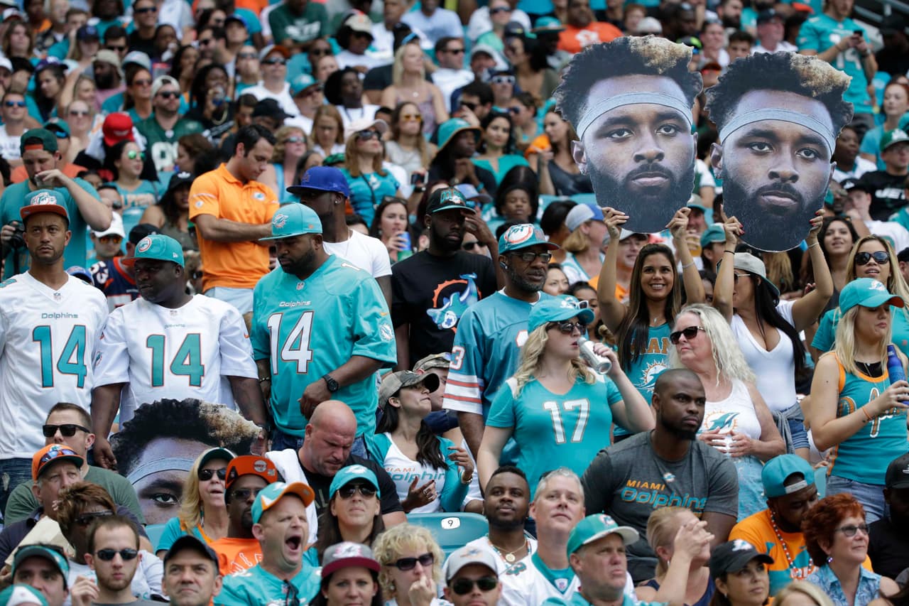 Las caras de los jugadores son más frecuentes en las gradas.