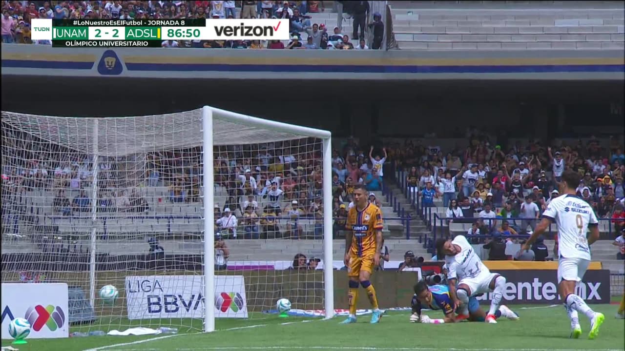 ¡TIRO ATAJADO! disparo por Gabriel Fernández.