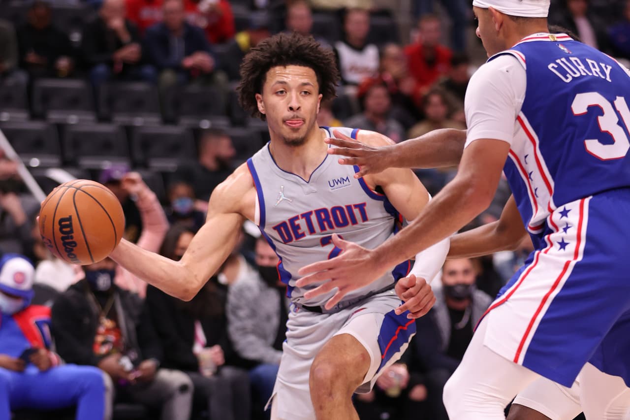Sixers se mantienen ganadores a costa de Pistons