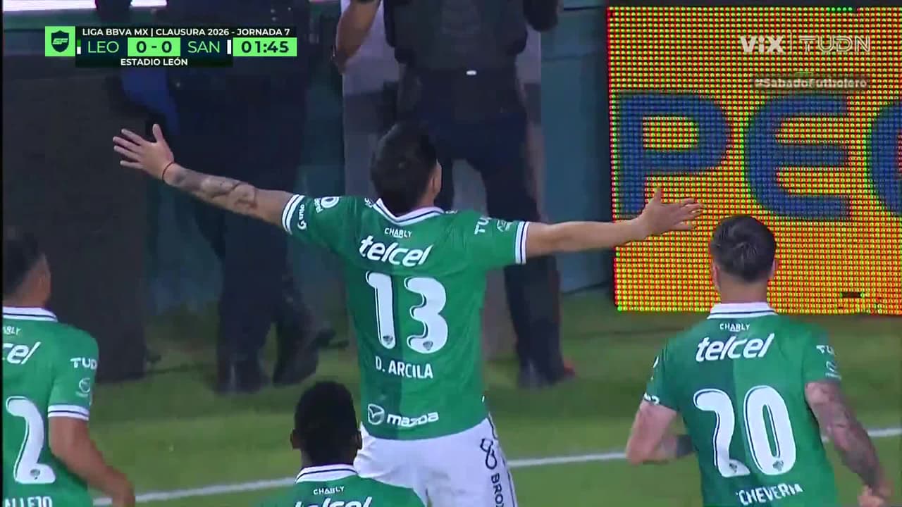 ¡Golazo! León sale del vestidor con el 1-0 de parte de Daniel Arcila