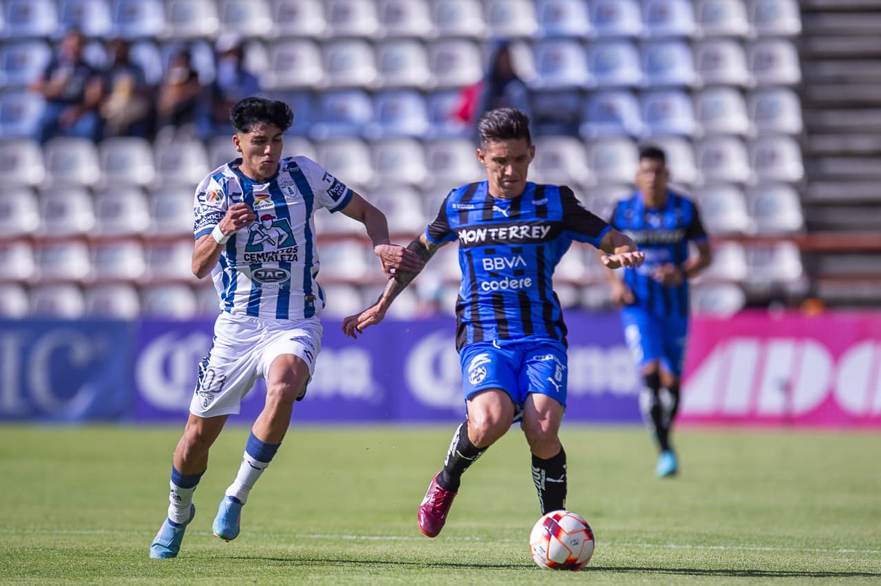 Gracias a un doblete de Luis Chávez y otro golazo de Roberto de la Rosa, el Pachuca dio cuenta de los Rayados.