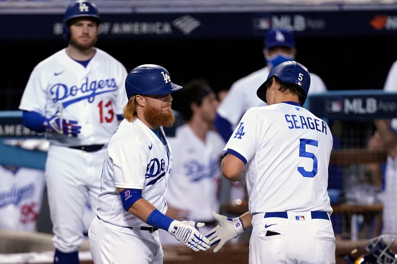 Los Angeles Dodgers arrancan su actuación en los juegos de Comodín con victoria 2-4 sobre los Milwaukee Brewers.