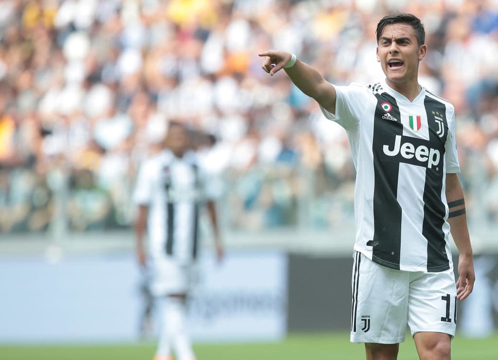 Y cierra la alineación titular el otro delantero argentino, Paulo Dybala, quien fue la sensación del equipo de Turín y ahora tendrá un socio de alto calibre en Ronaldo.