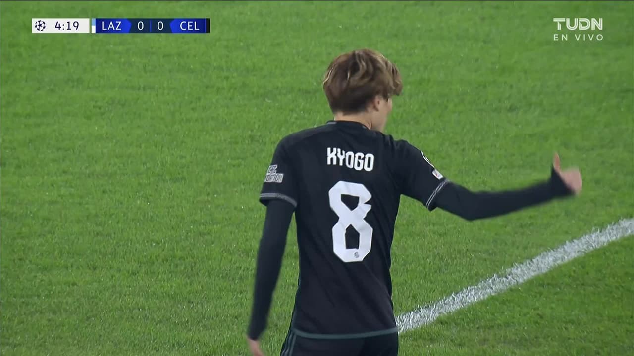 ¡TIRO ATAJADO! disparo por Kyogo Furuhashi.