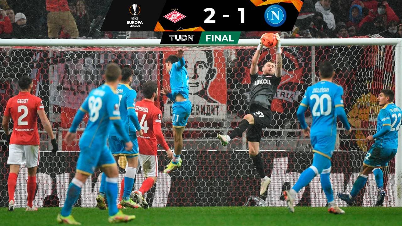 Poco brillo del 'Chucky' Lozano en derrota del Napoli