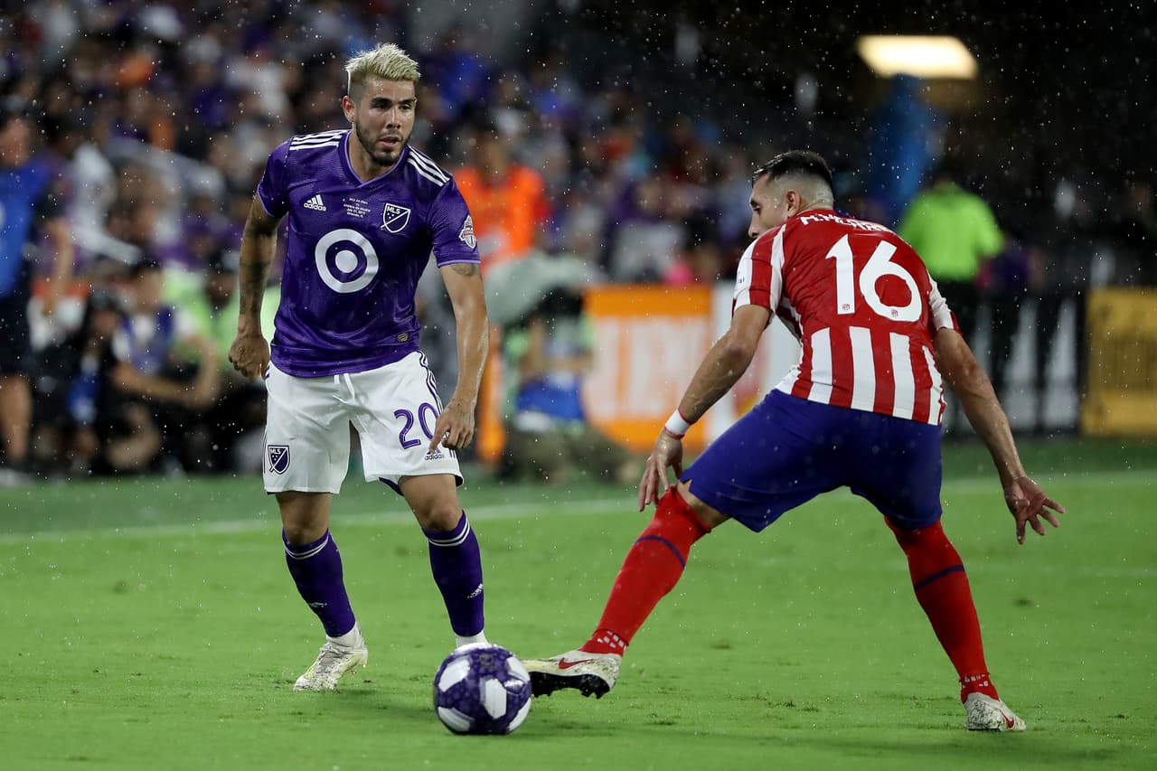 Herrera dio una mano en defensa cuando su equipo lo necesitó.