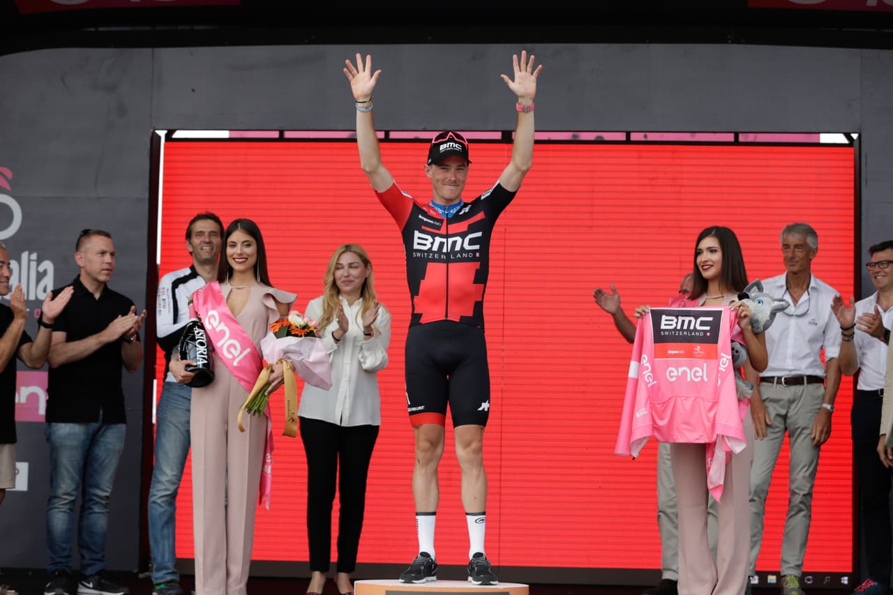 El australiano Rohan Dennis (foto) se puso como líder en la clasificación general tras la segunda etapa en la que se impuso el italiano Elia Viviani, que quedó como el líder en la tabla de puntos.
