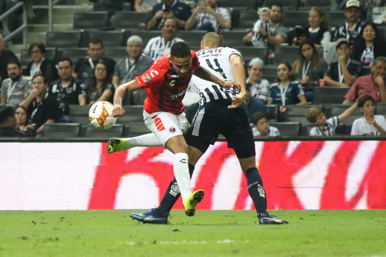 Para la segunda mitad el equipo escualo buscó la igualada pero no encontraron claridad.