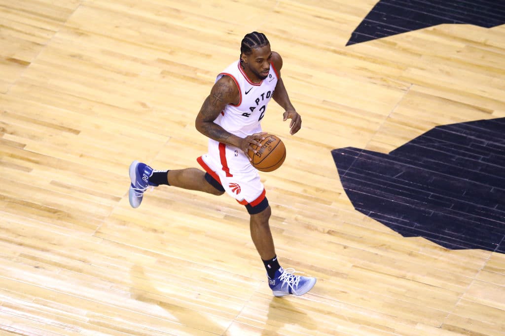 <b>Kawhi Leonard (Toronto Raptors)</b> se apunta su tercera nominación a los equipos ideales de la NBA, con dos al primero y esta.