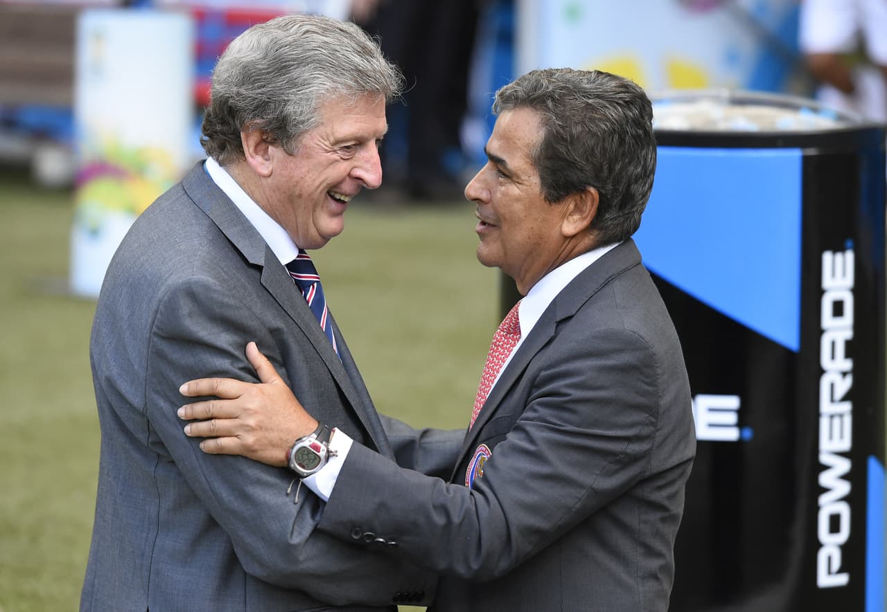 Jorge Luis Pinto se ganó el respeto a nivel mundial de los técnicos y conocedores del fútbol, que veían el crecimiento de un país bajo la dirección de un técnico nuevo para el mundo, pero con casi tres décadas de experiencia para ese momento.