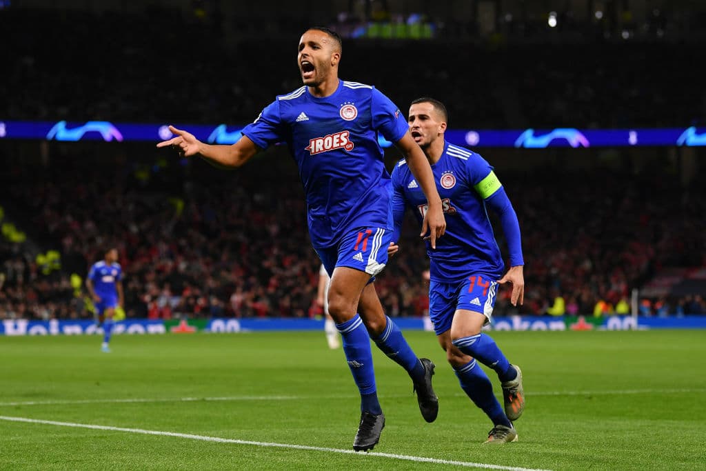 El Tottenham vino de atrás para remontarle dos goles al Olympiacos en el regreso de José Mourinho a la Champions League.