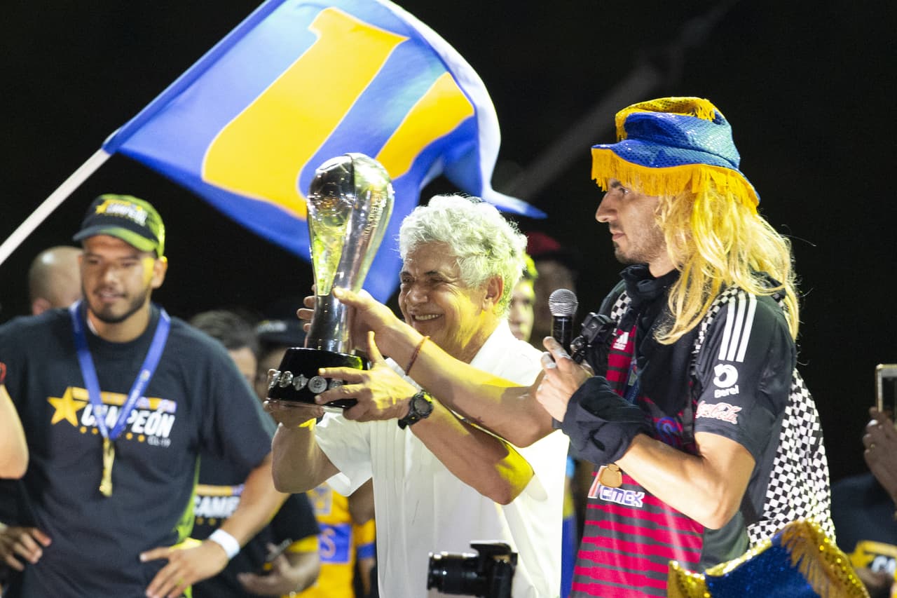 Otro dato importante radica en que del Apertura 2013 al Apertura 2019, es decir, en 13 torneos, solamente un entrenador mexicano pudo levantar el título y se trata de Miguel Herrera con América en el Apertura 2018, fuera de ello, seis entrenadores extranjeros (Matosas -2-, Mohamed -3-, Ferretti -4-, Almeyda -1-, Siboldi -1- y Caixinha -1-) se dividen los otros 12 veces campeonatos.