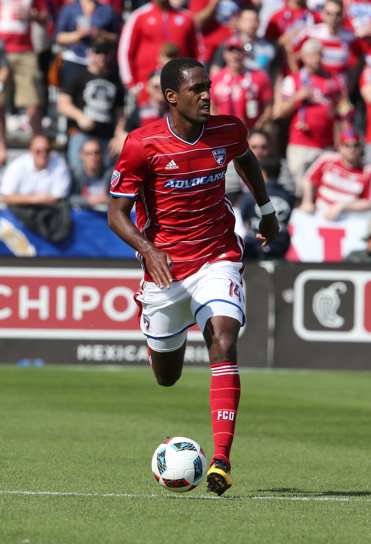 Atiba Harris (defensor lateral, FC Dallas) | Fue el dueño de la banda derecha para el FCD. Tanto en defensa como en sus proyecciones al ataque. Gran rendimiento ante Philadelphia Union.