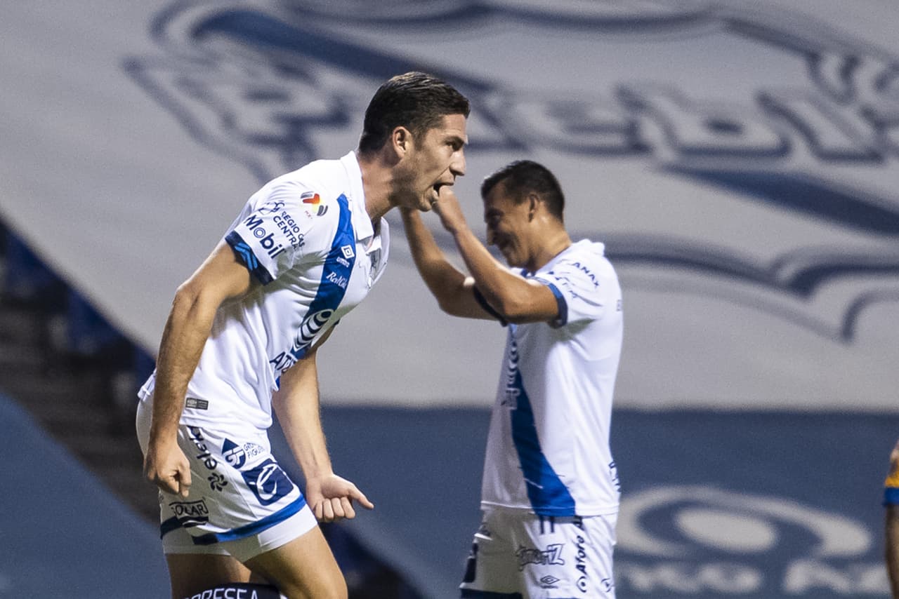 Gignac abrió el marcador desde los once pasos a los 11’ de juego. Ormeño (23’) se encargó de emparejar los cartones. Tigres y Puebla llegaron a 12 y 16 unidades, respectivamente. En la J11, Puebla recibirá al Atlas y tigres recibirá a Mazatlán.