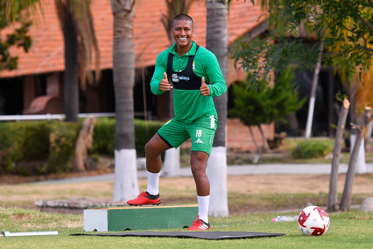 Los jugadores del León regresaron a las canchas para entrenar, eso sí, de forma particular y siguiendo todas las medidas de sanidad para evitar contagios.