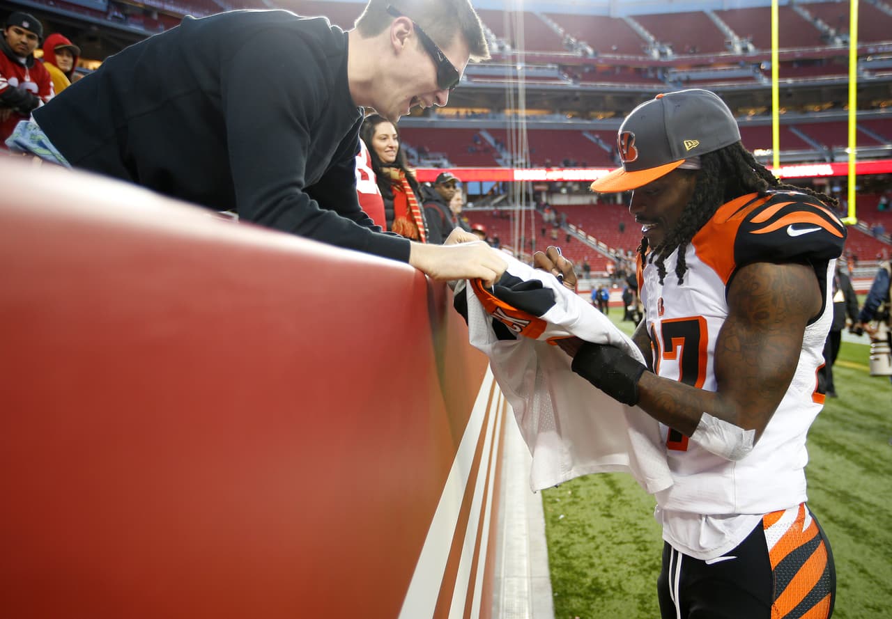 Los CINCINNATI BENGALS vencieron a San Francisco 24-14 y han asegurado un lugar en la postemporada con quita temporada al hilo, la racha más larga en la historia de la franquicia.