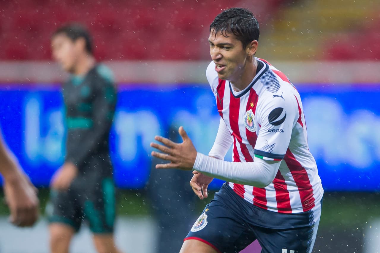 Chivas de Guadalajara, campeón defensor, venció por 1-0 al Santos Laguna y se clasificó para los octavos de final de la Copa Mx del fútbol mexicano, en la quinta jornada del campeonato.