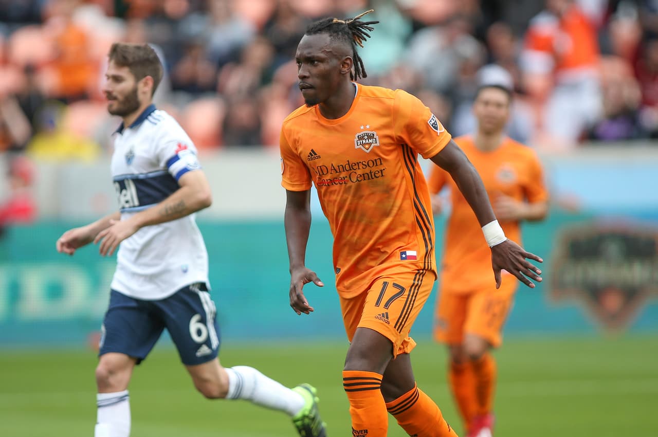 Dos asistencias y un gol de Alberth Elis en la victoria 3-2 de Houston Dynamo sobre Vancouver Whitecaps.