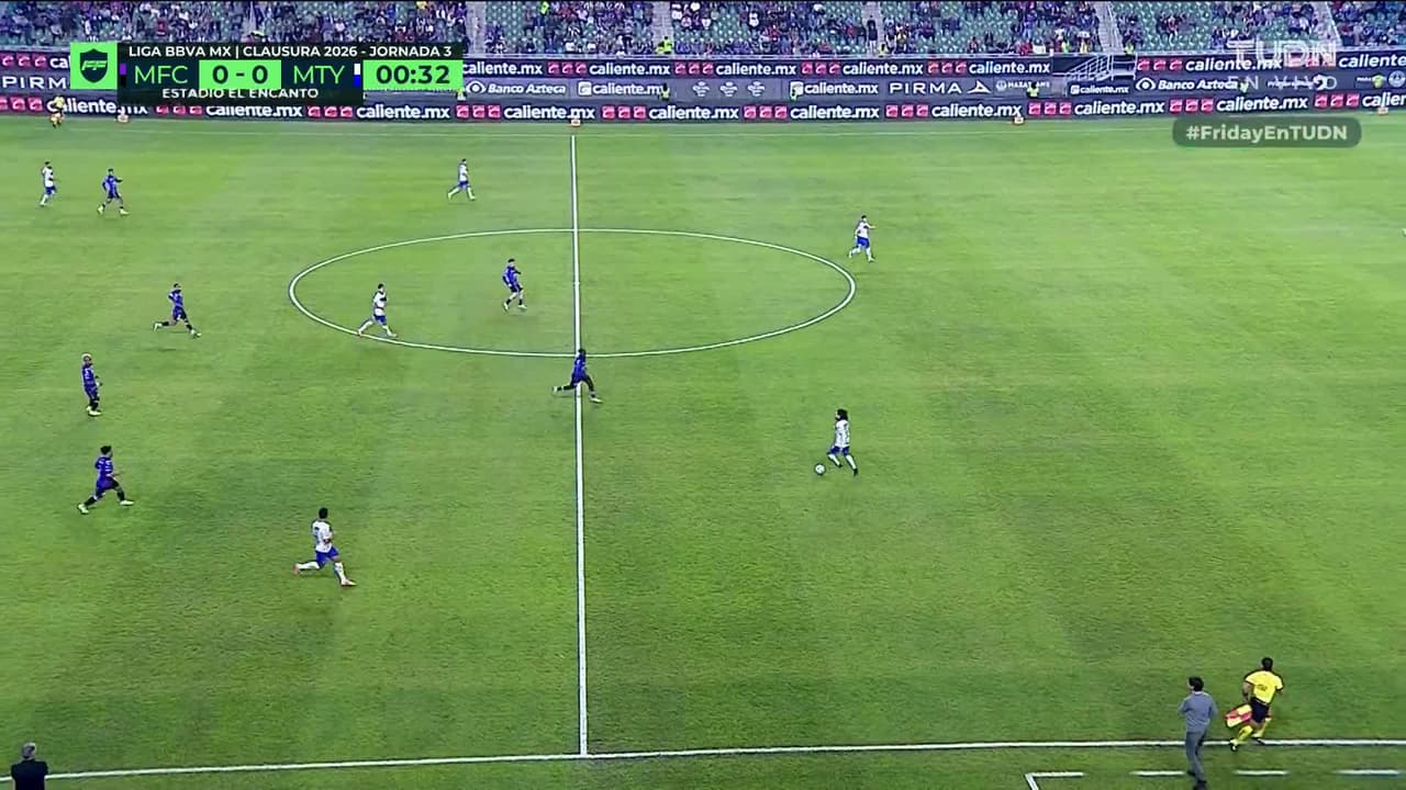 ¡TIRO ATAJADO! disparo por Jesús Corona.