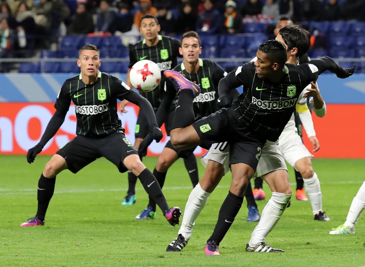 Los delanteros colombianos se acercaron pero no tuvieron suficiente claridad para definir en el arco del equipo japonés.