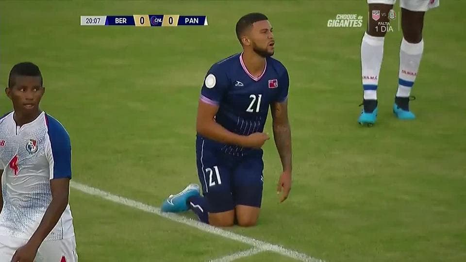 Tiro desviado de Nahki Wells