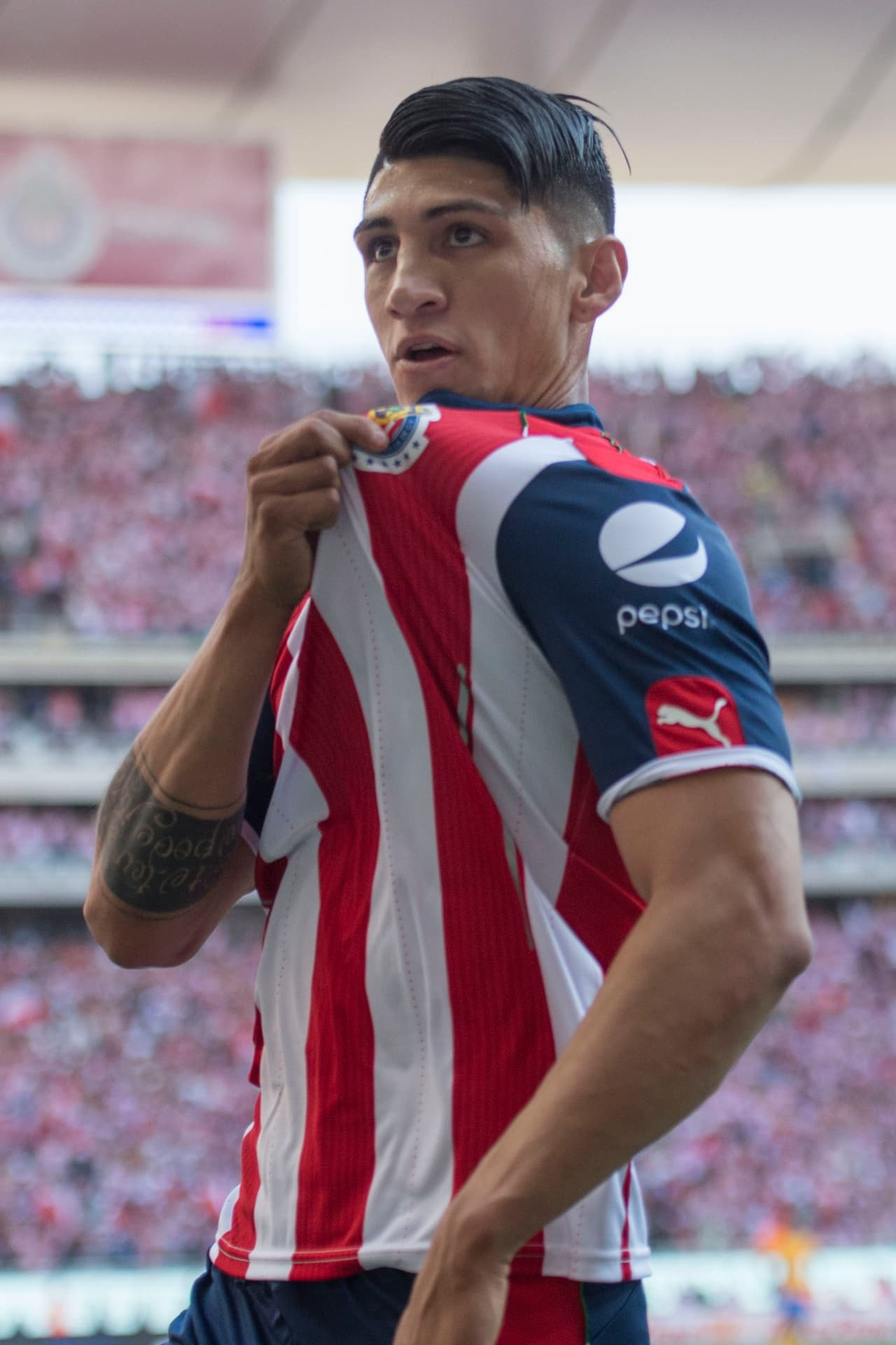 Alan Pulido $10: El delantero de Chivas llegó con las mejores credenciales para este torneo, pero su lesión hace que de momento no sea una buena inversión.