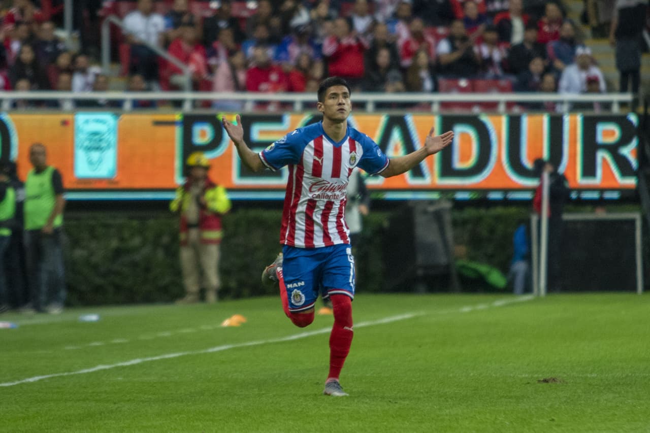 Uriel Antuna de Chivas aumentó su valor en el mercado por 2.05 millones de dólares, pues de valer 3.65 millones de dólares, aumentó a 5.7 millones de dólares.