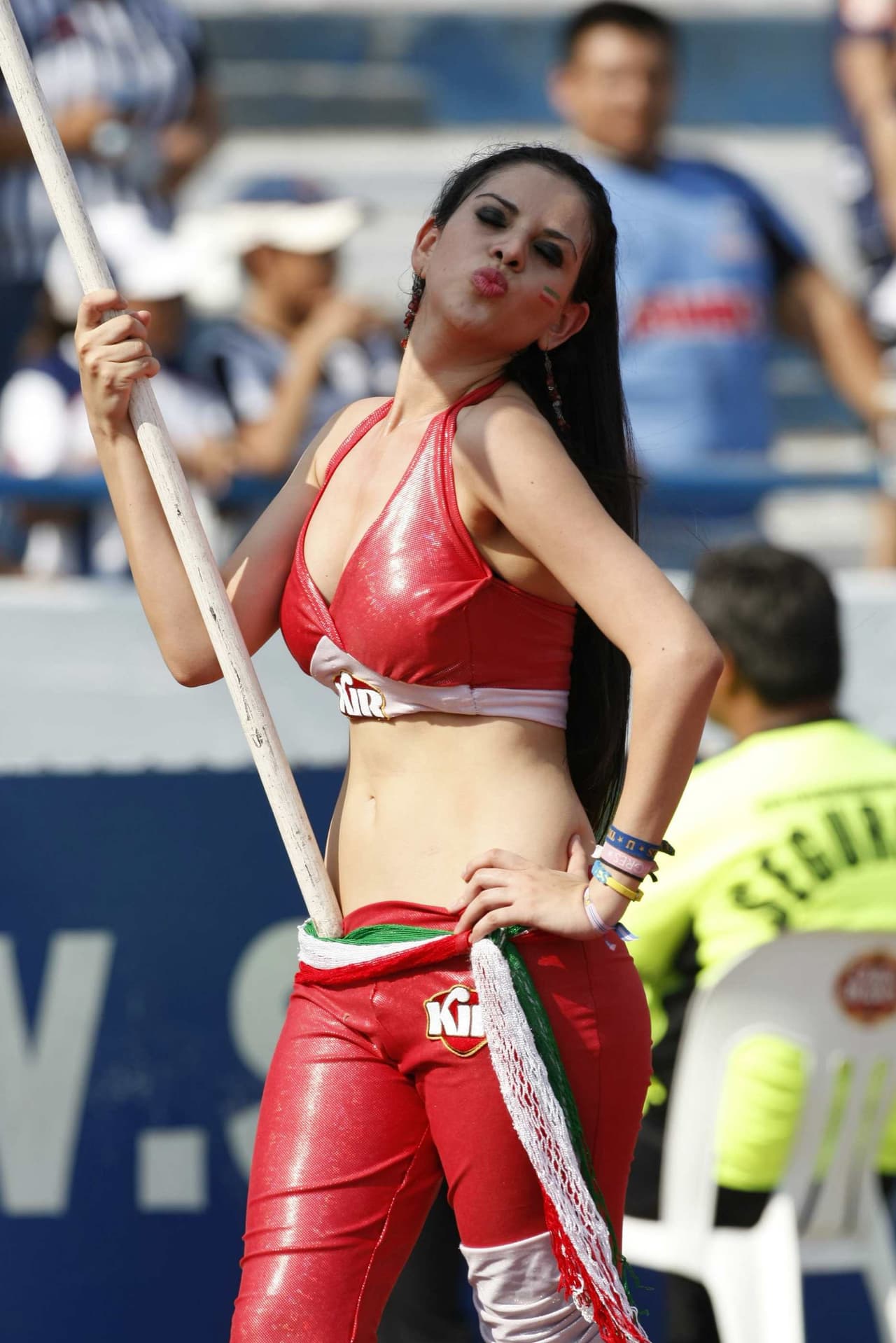 La belleza de las porristas en la fecha 12