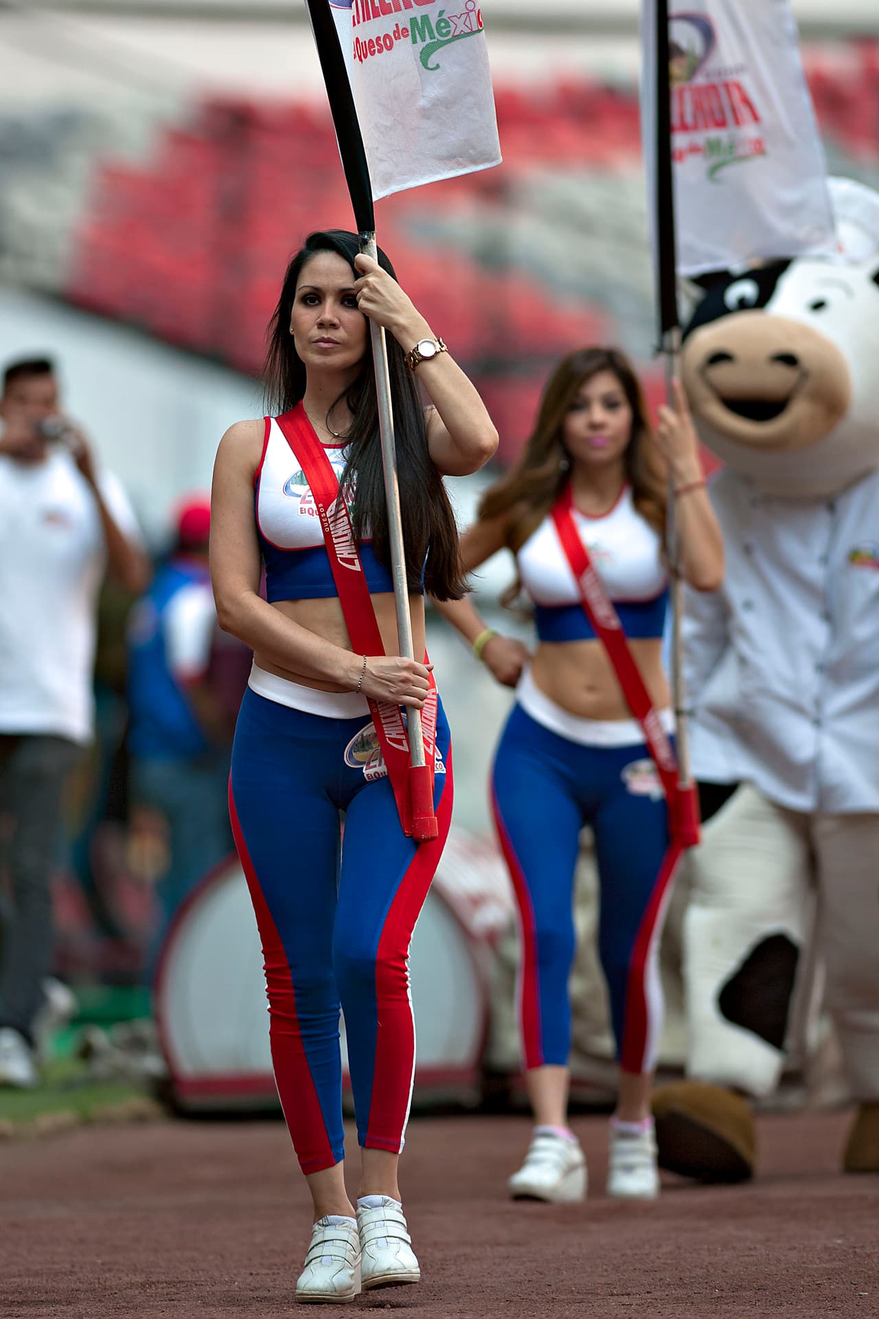 La belleza de las porristas en la fecha 12