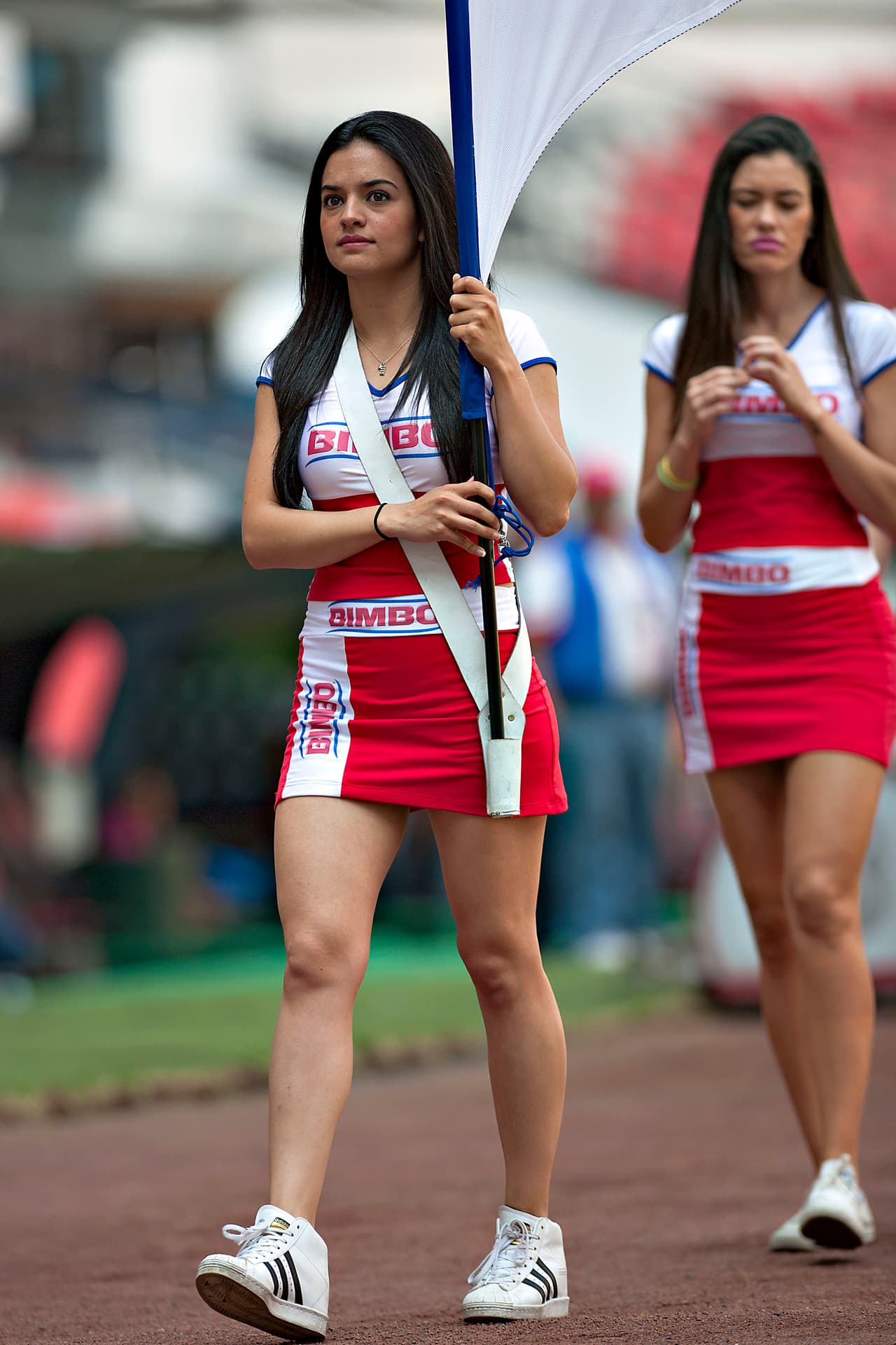 La belleza de las porristas en la fecha 12