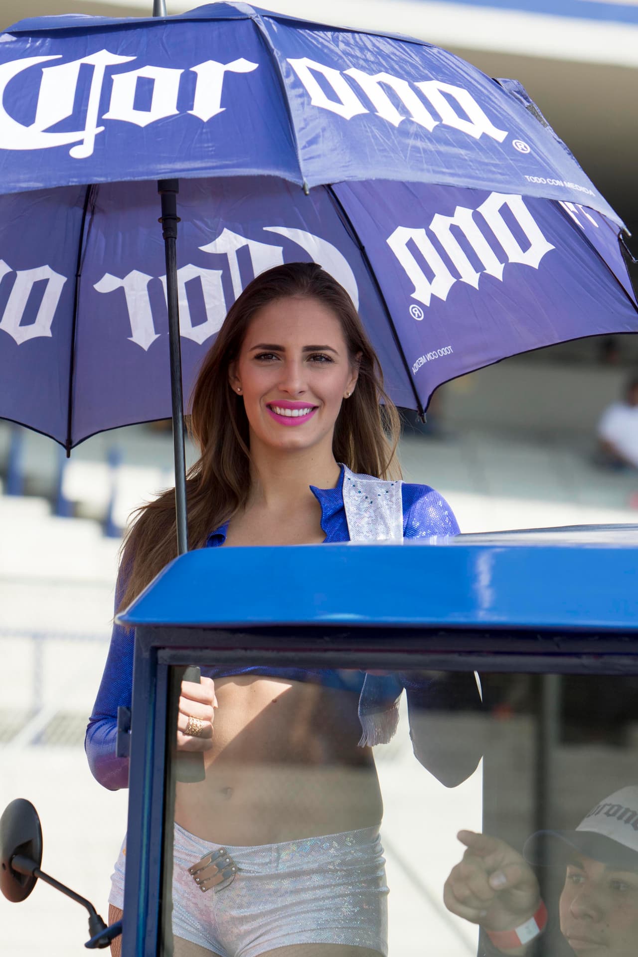 La belleza de las porristas en la fecha 12