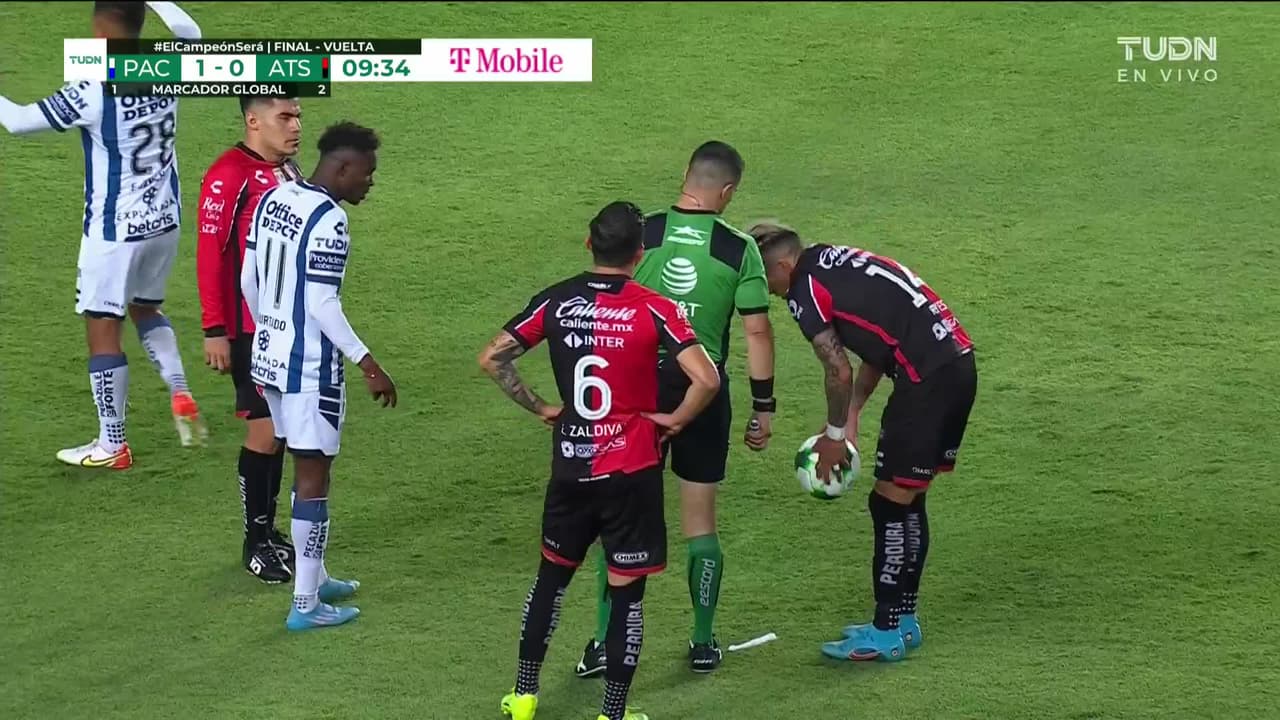 ¡TIRO ATAJADO! disparo por José Abella.