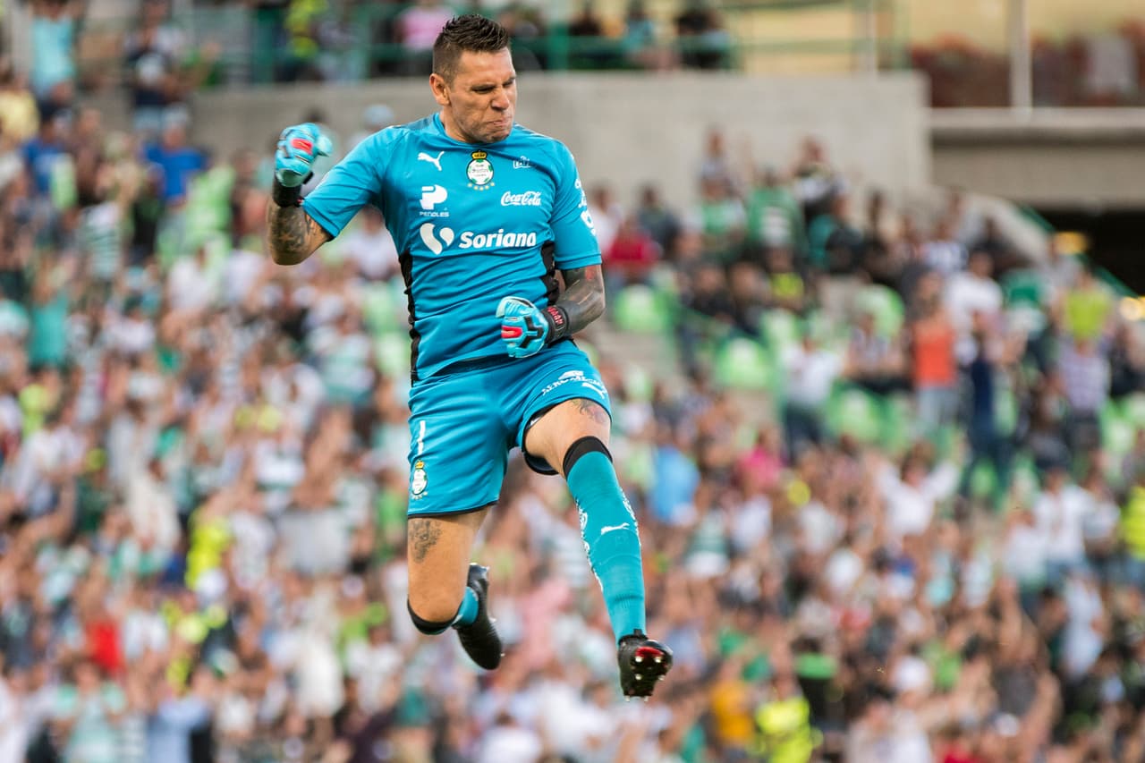 01 Santos: 23 puntos producto de 7 victorias, 2 empates y 2 derrotas con 21 goles a favor y 11 en contra.