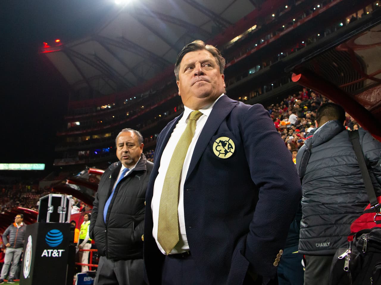 Miguel Herrera expresa descontento por falta de atacantes