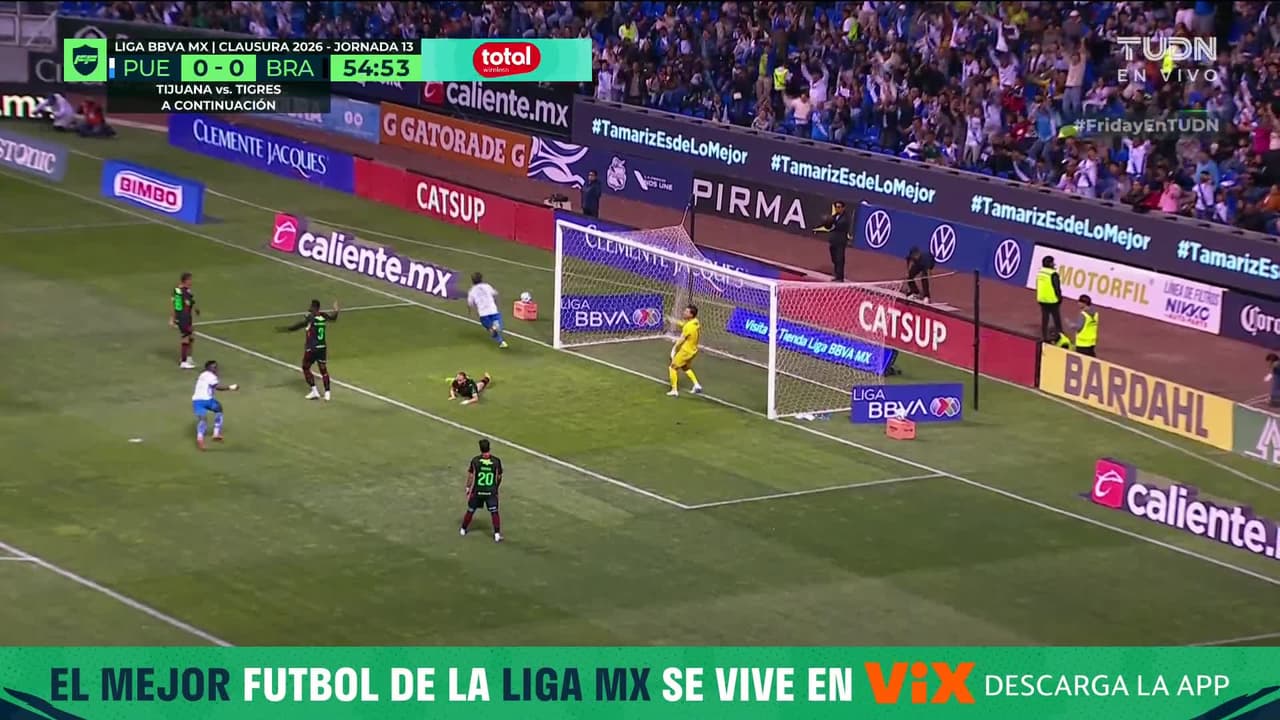 ¡GOOOOOOOOOOOOL DEL PUEBLA! Jurado había hecho un ATAJADÓN pero Moreno no falló dos veces y en el rebote la mandó a guardar