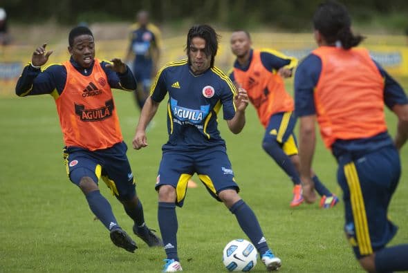 El equipo colombiano entrena y aspira a algo grande, su figura es Radamel Falcao y la nación cafetera aguarda con ansiedad sus goles.