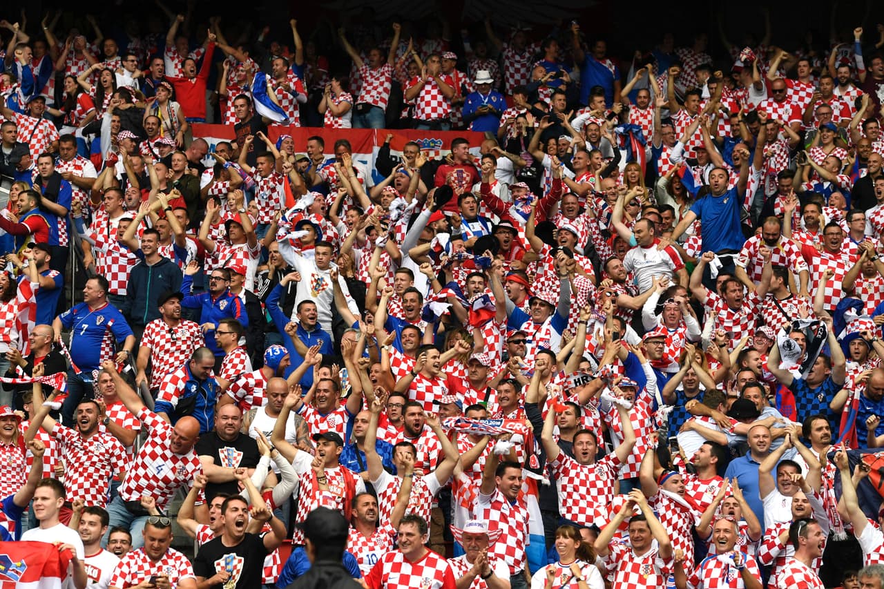 Y en las tribunas así.