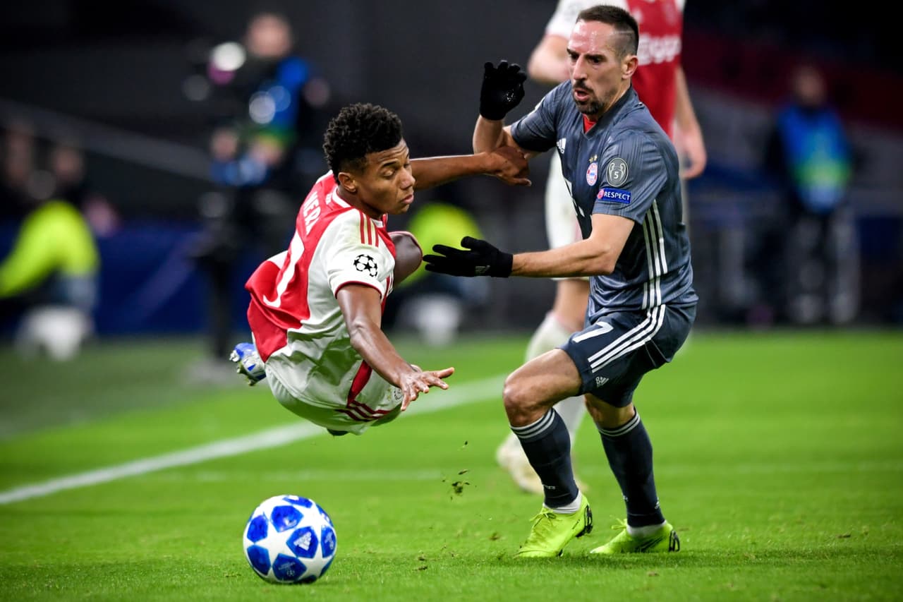 Poco a poco se acercaban al arco de Manuel Neuer, pero la definición era imprecisa.