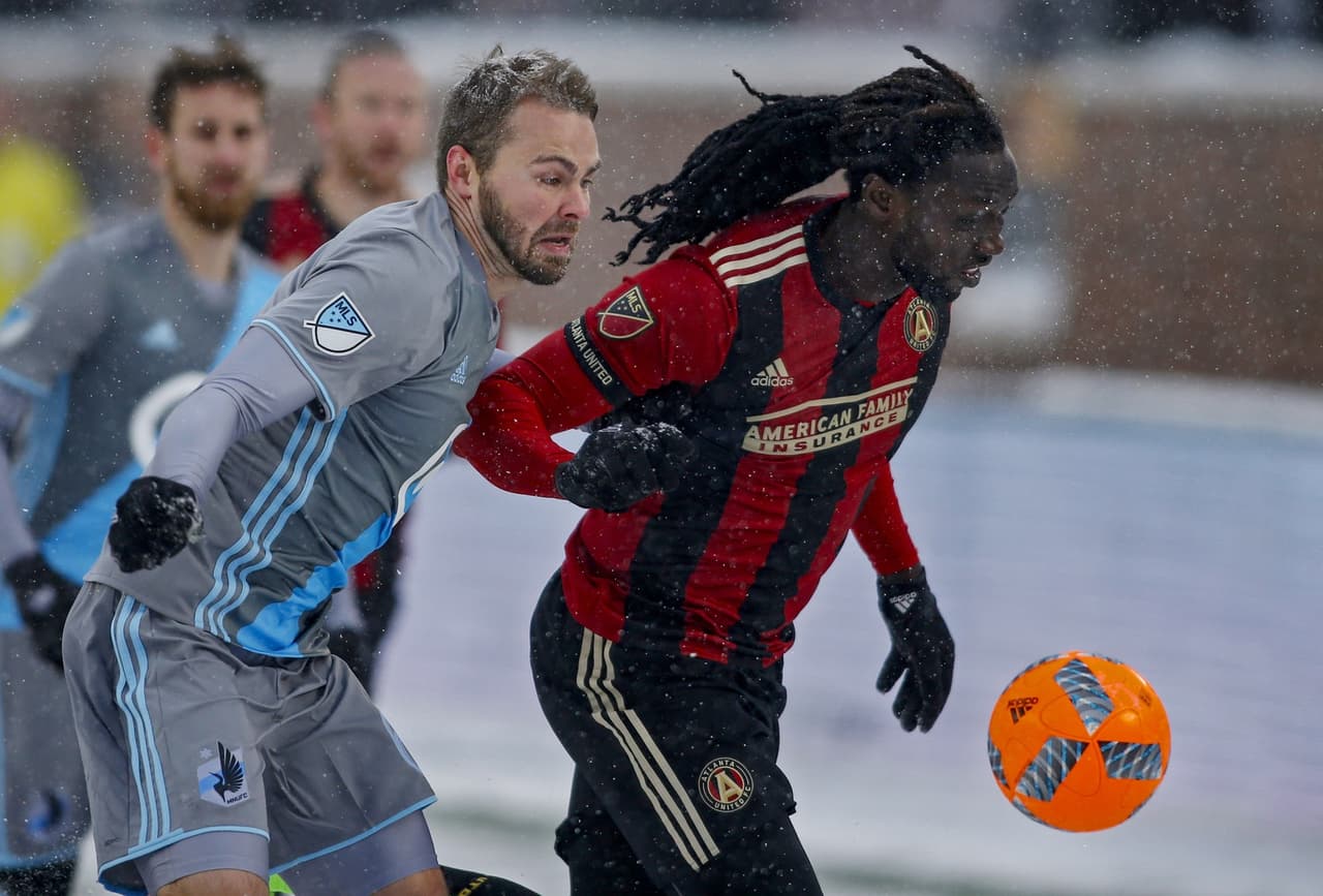 El inconfundible Kenwyne Jones.