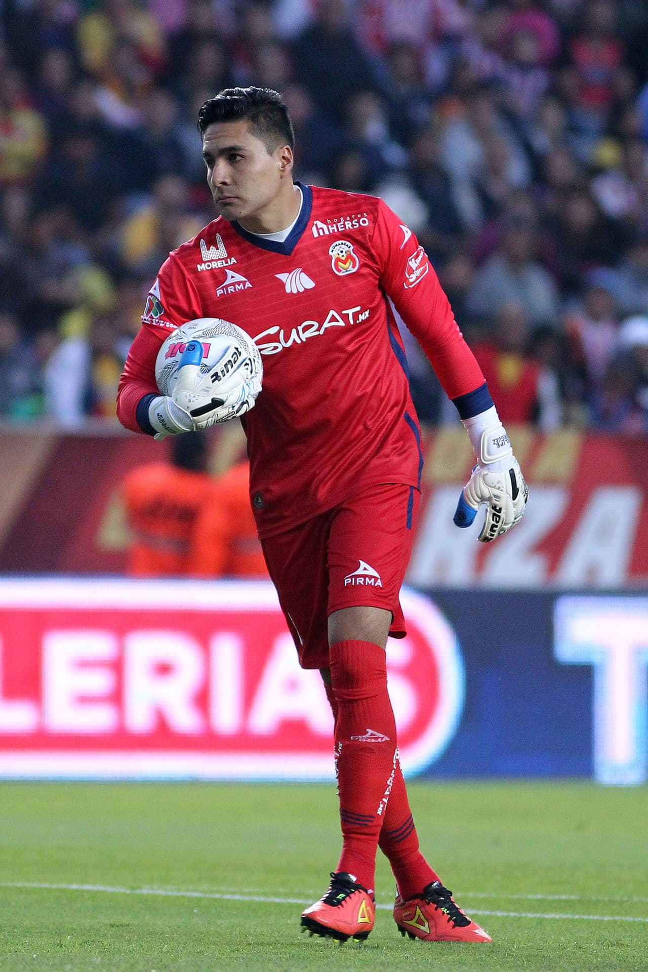 Carlos Felipe, Morelia, no pudo evitar detener el gol que anotó el equipo de Dorados.