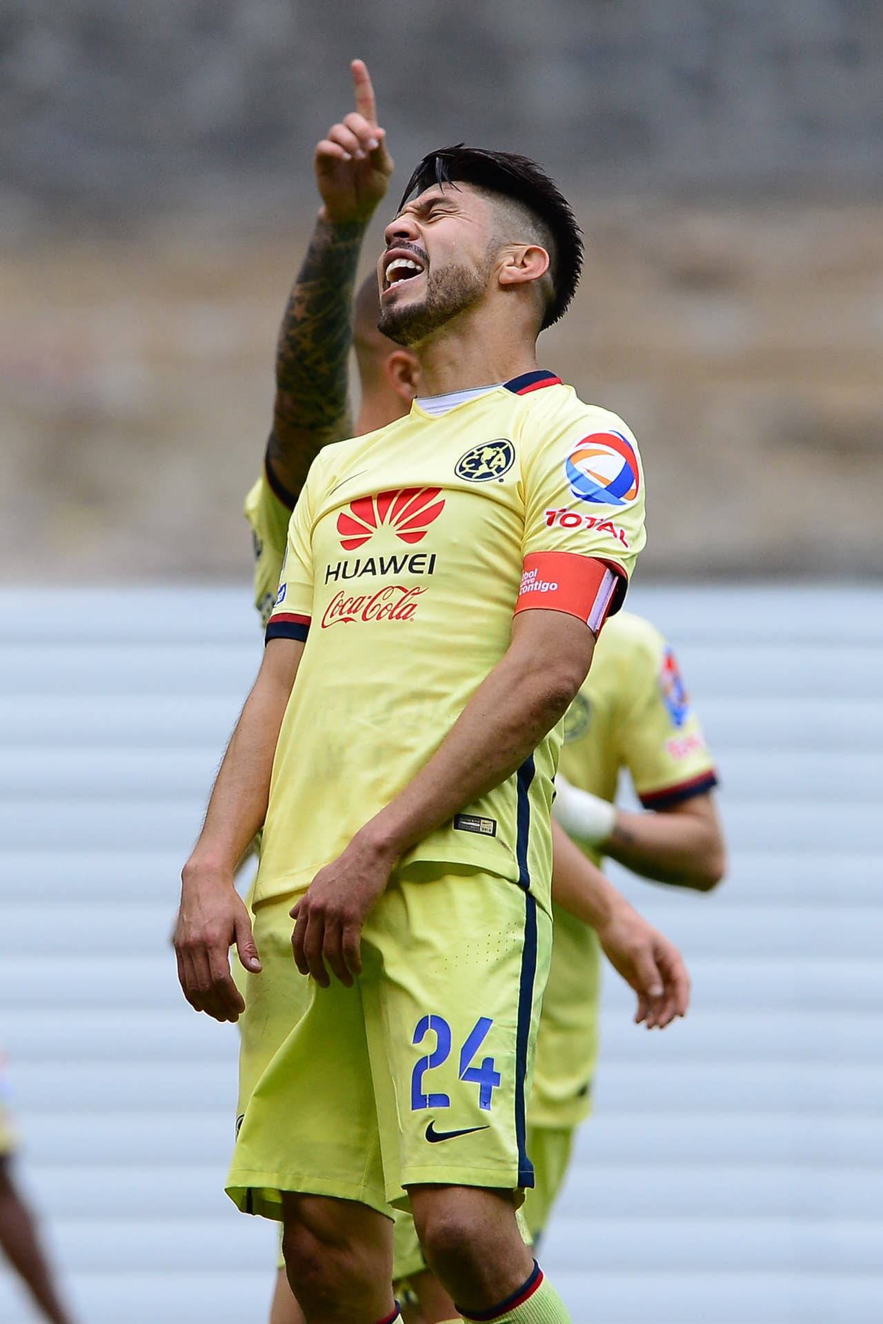 Oribe Peralta, de América no logró ayudar a su equipo en la derrota ante Toluca, por lo que las Águilas sufieron un descalabro en el Azteca en la fecha 15.
