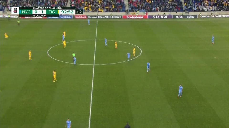 Se acabó el juego. El árbitro dio el silbatazo final.