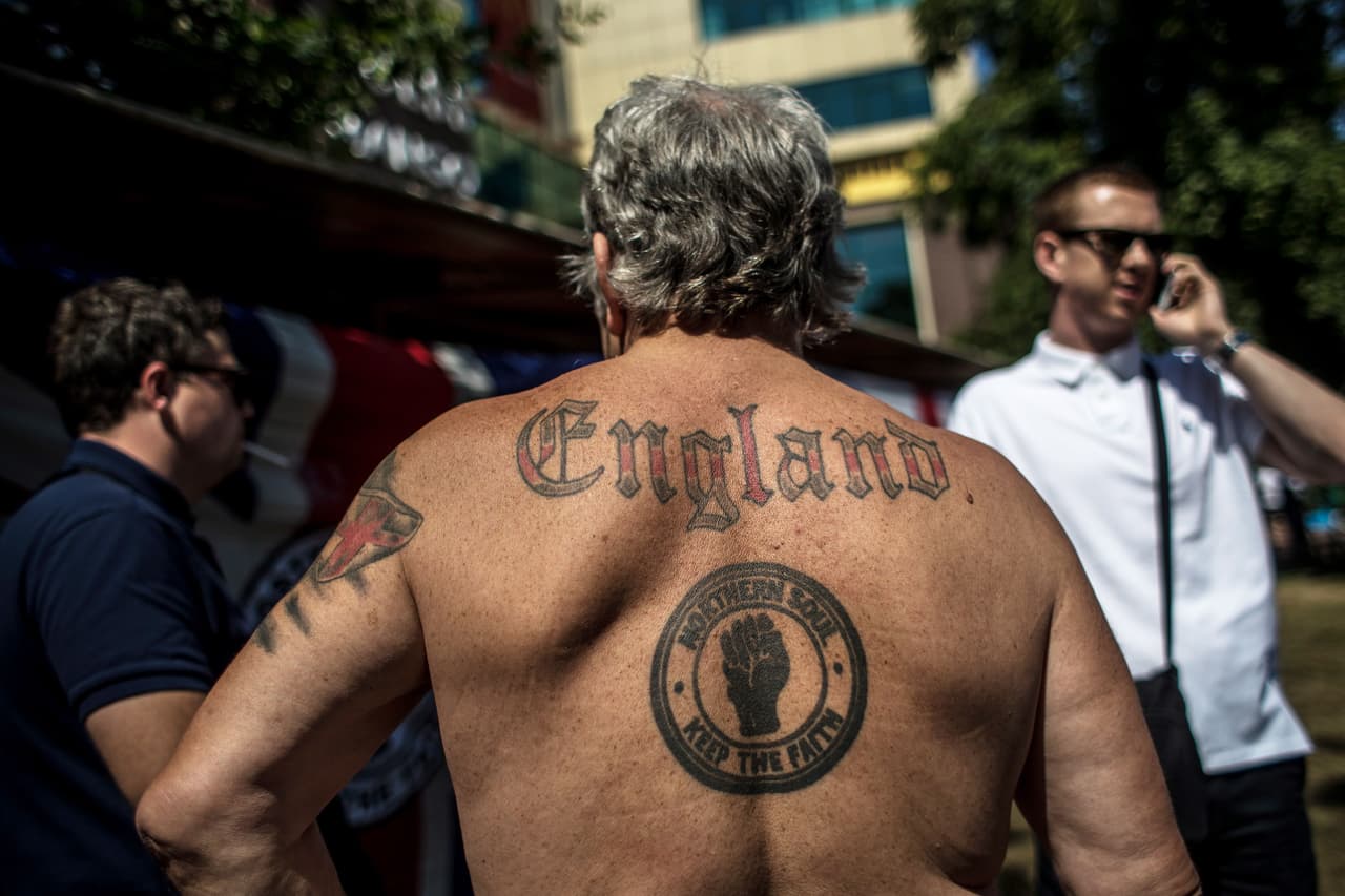 El colorido de los fanáticos de Bélgica e Inglaterra prendió la fiesta del partido entre ambos equipos por la definición del liderato del grupo H en el Mundial de Rusia 2018.