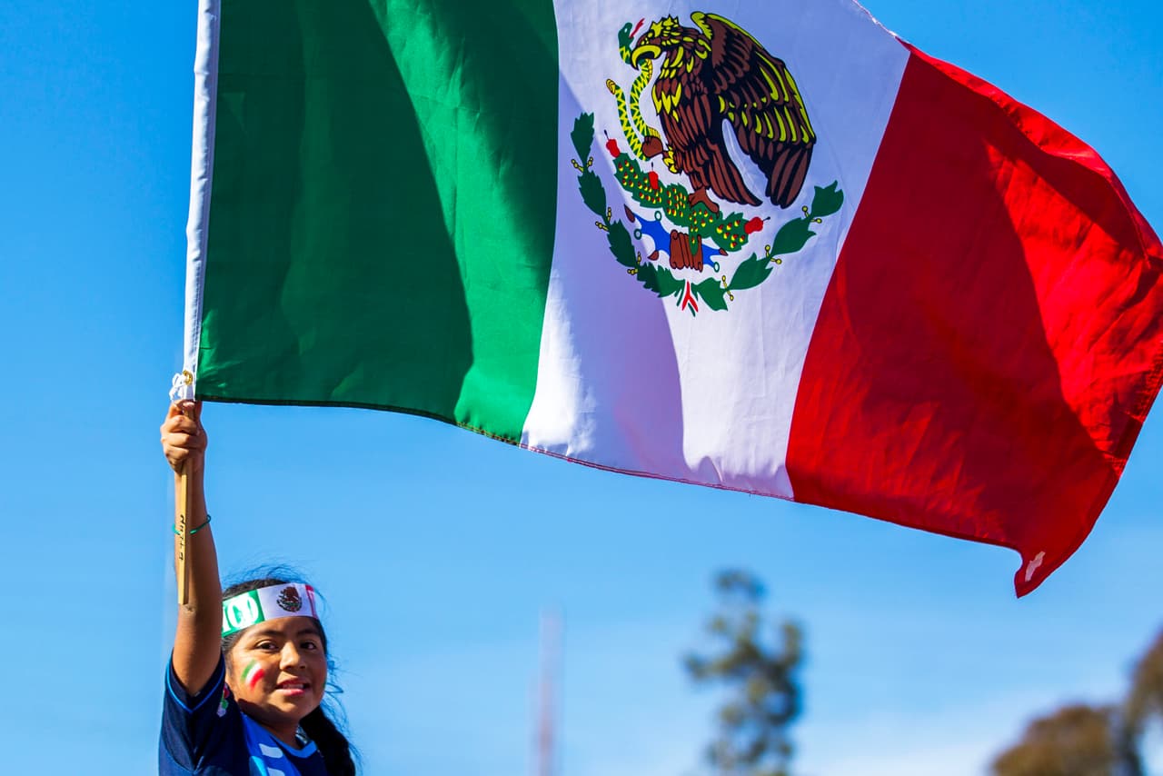 Los aficionados mexicanos viven con optimismo la antesala del juego del Tri contra Chile en San Diego, donde comenzará la era de Gerardo Martino como técnico.