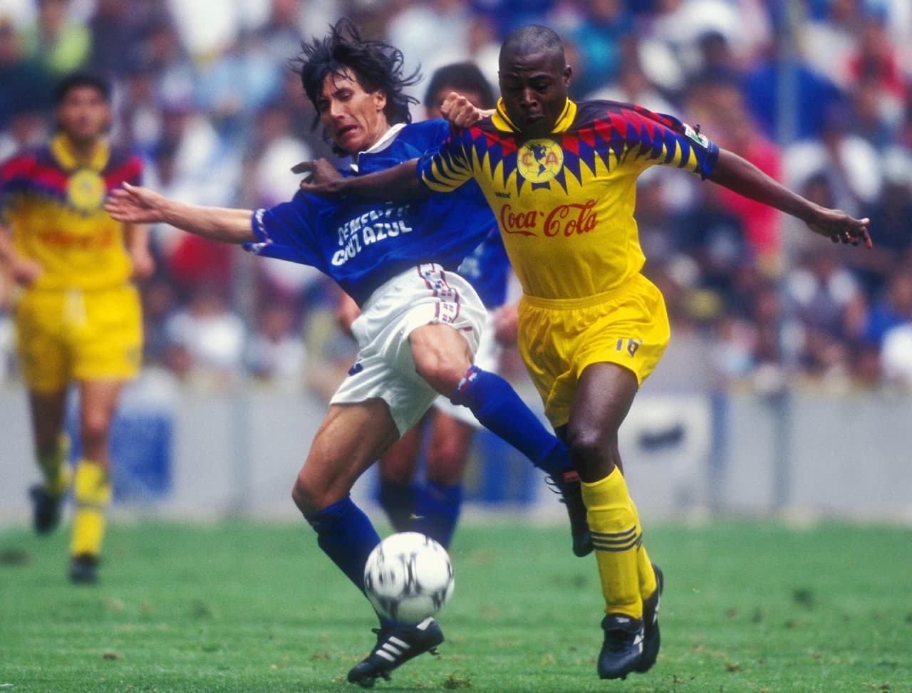 Fue una época dorada para el Cruz Azul, que tenía de 'hijo' al América de Kalusha.